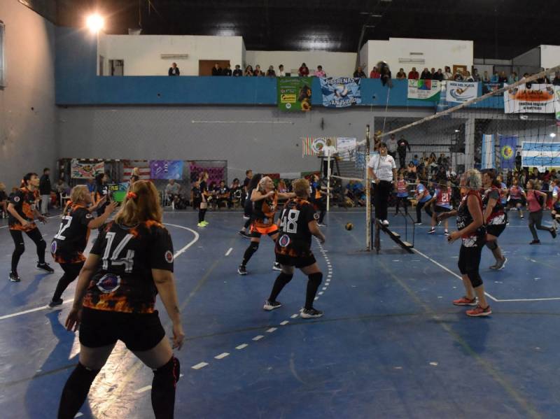 Encuentro Recreativo de Newcom en el Gimnasio Juan B. Justo